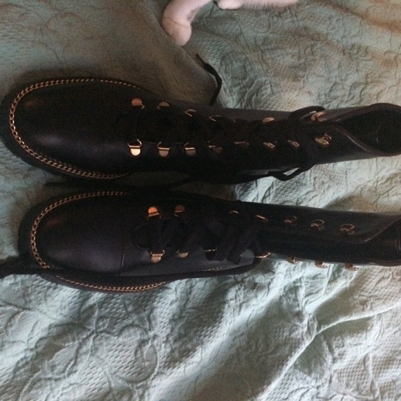Beautiful Brand New Black Boots - Stuart Weitzman - Picture 2 of 4